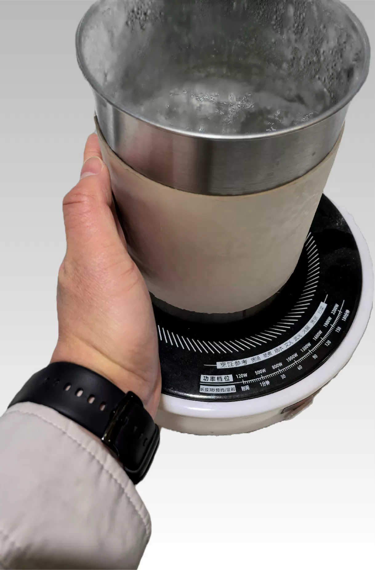 Touch the Untouchable: Holding a Cup of Boiling Water with Bare Hands Thanks to Aerogel Coating